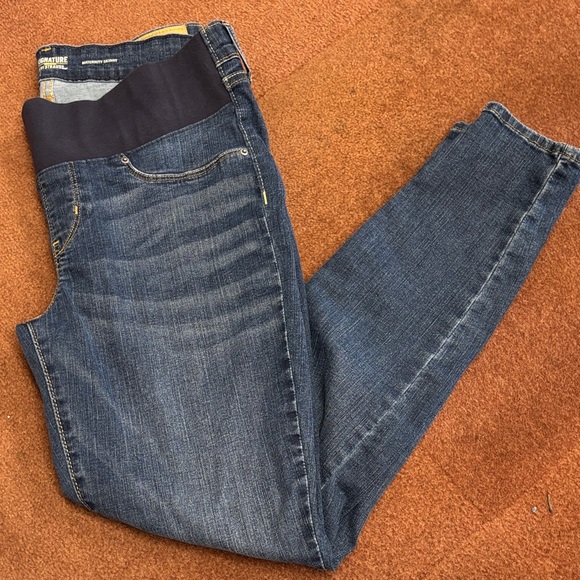 Levi’s maternity jeans - Picture 1 of 3